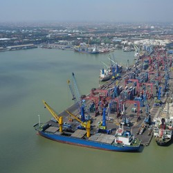 SPTP Serahkan Pengelolaan TPK Berlian ke Terminal Teluk Lamong
