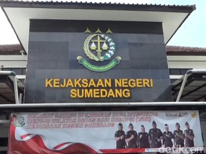 Aroma Korupsi di Balik Pemanfaatan Kayu Pembangunan Tol Cisumdawu