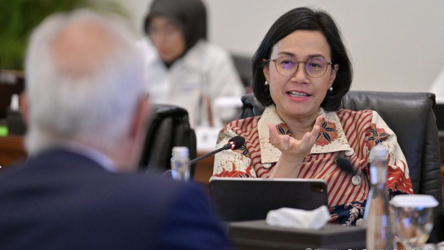 Menteri Keuangan Sri Mulyani Indrawati hari ini menerima kunjungan dua penasihat eksternal utama dari Dana Moneter Internasional (IMF) dan Grup Bank Dunia di Gedung Maramis Kementerian Keuangan, Jakarta, Minggu (30/6/2025). (Dok. Kementerian Keuangan/Biro KLI/Zalfa’ Dhiaulhaq)