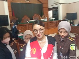 Luapkan Emosi, Nikita Mirzani Sebut Tindakan Zalim JPU
