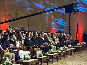 SBY Rilis Video Musik Save Our World, Dihadiri CT hingga Menteri-Waka MPR