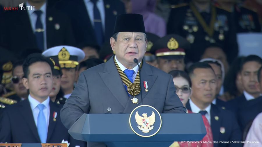 Presiden Prabowo Subianto dalam Upacara Peringatan ke-79 Hari Bhayangkara, Pelataran Merdeka Monas, Jakarta, (1/7/2025). (Tangkapan Layar Youtube Sekretariat Presiden)