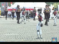 Mirip Polisi Sungguhan, Robot Beri Hormat ke Presiden Prabowo