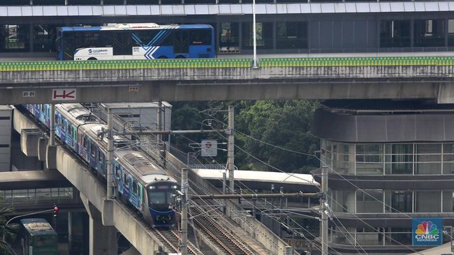 Asyik! Hari Ini Naik Transjakarta, LRT Jakarta, dan MRT Cuma Rp 1