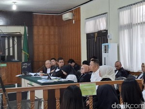 Sidang Eks Pj Walkot Pekanbaru, Pj Sekda-Kasatpol PP Dicecar Aliran Dana Korupsi