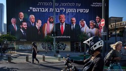 Trump Resmi Cabut Sanksi Suriah, Israel Isyaratkan Normalisasi