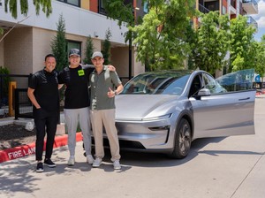 Bos Xiaomi Puji Tesla yang Bisa Jalan Sendiri dari Pabrik ke Rumah Konsumen