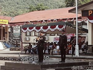 Sigap Tangani Erupsi Lewotobi, 12 Polisi Flores Timur Dapat Penghargaan