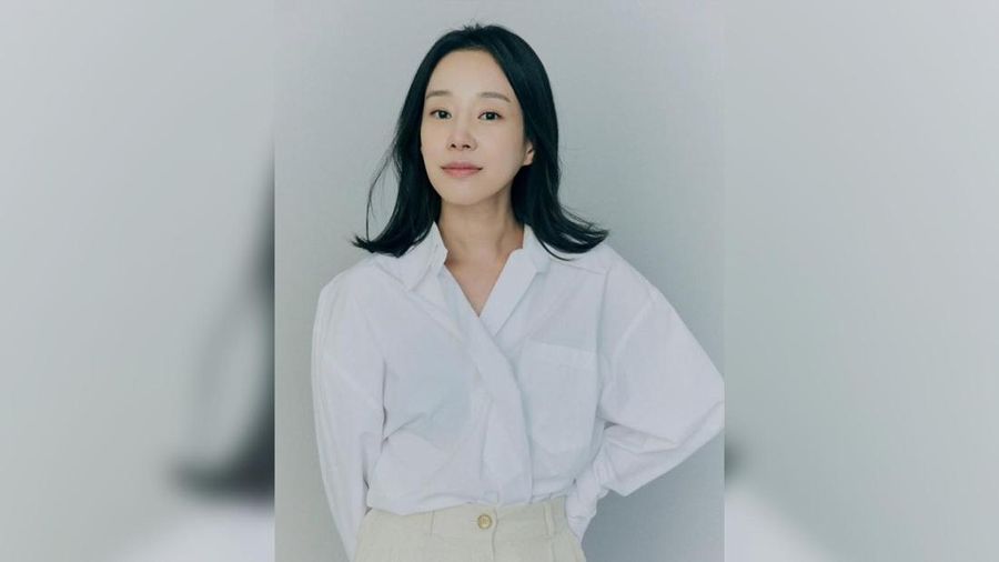 Aktor Lee Seo-yi meninggal dunia di usia 43 tahun. (Instagram/eseoe242)