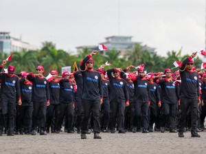 Bukti Nyata Kolaborasi dengan Masyarakat, Buruh Meriahkan HUT Bhayangkara Ke-79