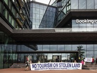 Ini Korporasi Terkait Genosida Israel di Gaza: HD Hyundai-Booking.com?