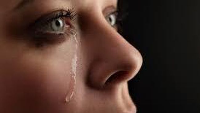 Apa Arti Kedutan Mata Kanan Bawah Menurut Islam? Ini Penjelasannya