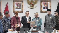 Menbud Fadli Zon Dukung Festival Adat Budaya Nusantara Gagasan MATRA