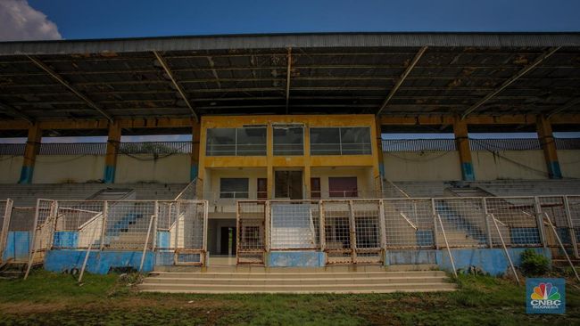 Stadion Kebanggaan Warga Jakarta Utara Kini Horor Bak 'Istana Hantu'