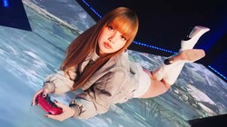 Gaya Lisa BLACKPINK Jadi Model Iklan PlayStation, Tampil Edgy dengan Wig Bob