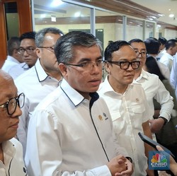 Heboh Orang RI Disuruh Kerja ke Luar Negeri, Menaker Tegas Bilang Gini