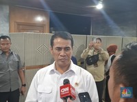 Mentan Amran Kasih Bukti ke DPR Stok Beras RI Aman