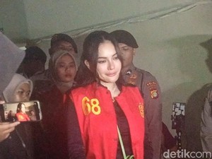 Nikita Mirzani Emosional hingga Jatuh Air Mata Dengar Kesaksian Anak