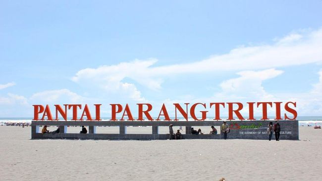 Wisatawan Dilarang Mandi di Pantai Parangtritis, Ini Kata Pakar Laut