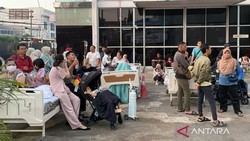 Ruang Farmasi di RS Hermina Jatinegara Terbakar, Puluhan Pasien Dievakuasi