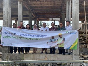 Jakon Desa Beri Jaminan Perlindungan ke Pekerja Pembangunan Desa Sumita