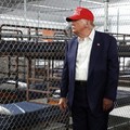 Trump Teken Surat Tawaran Negosiasi Tarif untuk 12 Negara