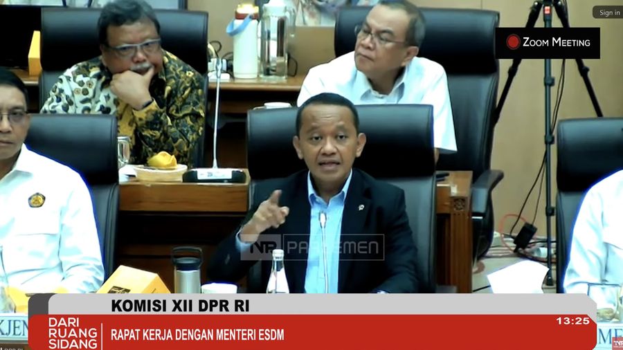 Rapat Kerja Komisi XII DPR RI dengan Menteri ESDM Bahlil Lahadalia di Gedung DPR, Rabu (02/07/2025). (Tangkapan layar youtube TV Parlemen)
