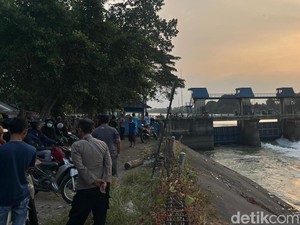 Lagi! Pemuda Terjun ke Sungai Brantas di Dam Rolak Songo Mojokerto