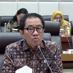 DPR Sebut Premanisme Bikin Investor Kabur, Wamenperin Bilang Begini