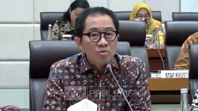 DPR Sebut Premanisme Bikin Investor Kabur, Wamenperin Bilang Begini