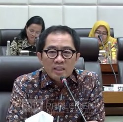 RI Siap Tampung Relokasi Pabrik Panel Surya Sampai HP dari China
