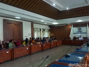 Guru Honorer Buleleng Resah Belum Bisa Ikut Seleksi PPPK