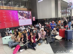 Antrean Mengular Jakarta X Beauty 2025, Jastiper Datang dari Jam 6 Pagi