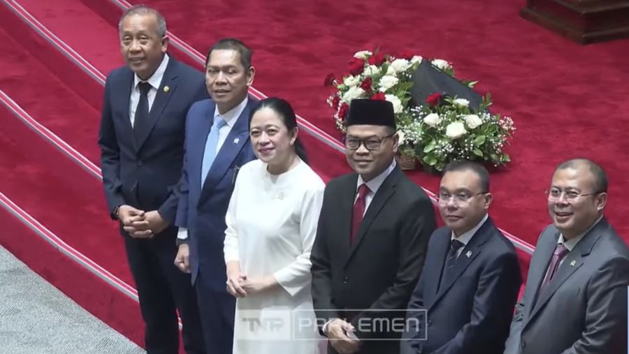 Calon Deputi Gubernur Bank Indonesia, Ricky Perdana Gozali dalam dalam Rapat Paripurna DPR RI ke-22 Masa Persidangan IV Tahun Sidang 2024-2025. (Tangkapan Layar Youtube DPR RI)