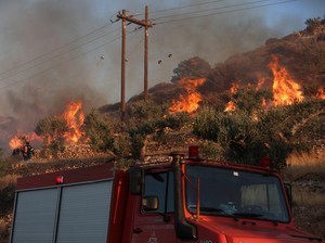 Yunani Dilalap Api, Separuh Pulau Nyaris Hangus Terbakar
