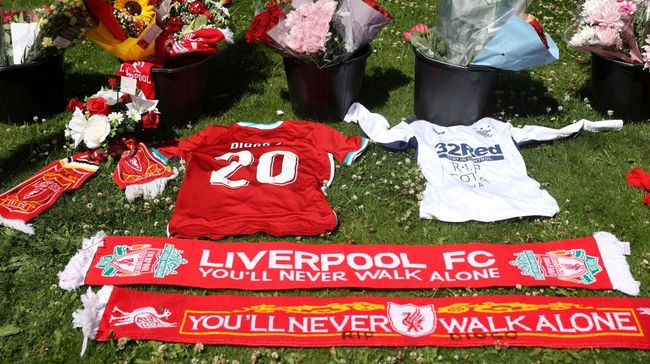 Mengenang Diogo Jota, Fans Liverpool Penuhi Anfield dengan Bunga