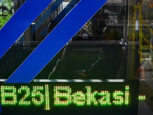 Warga Bekasi Keluar Duit Rp 1,9 Juta Tiap Bulan Cuma Buat Ongkos Transportasi