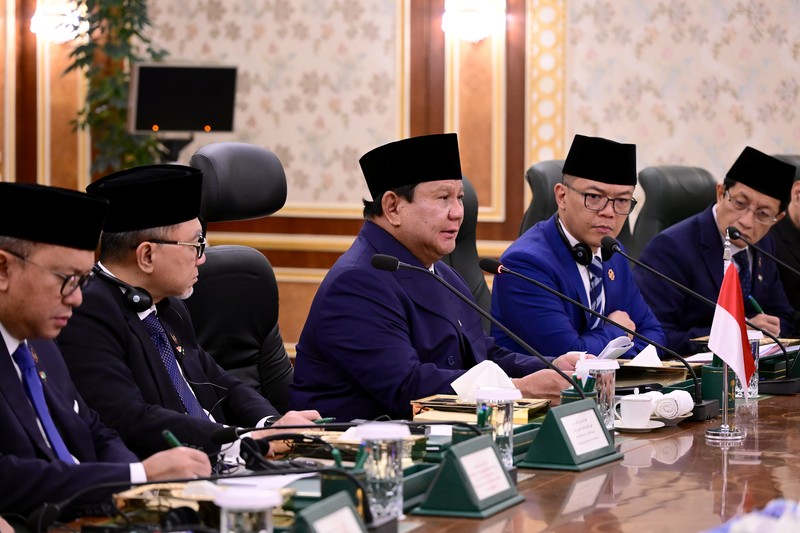 Presiden Republik Indonesia Prabowo Subianto melakukan pertemuan bilateral dengan Putra Mahkota sekaligus Perdana Menteri Kerajaan Arab Saudi, Pangeran Mohammed bin Salman bin Abdulaziz Al Saud (MBS), di Istana Al-Salam, Jeddah, pada Rabu, (2/7/2025), dalam rangka kunjungan kenegaraan ke Arab Saudi. Presiden Republik Indonesia Prabowo Subianto melakukan pertemuan bilateral dengan Putra Mahkota sekaligus Perdana Menteri Kerajaan Arab Saudi, Pangeran Mohammed bin Salman bin Abdulaziz Al Saud (MBS), di Istana Al-Salam, Jeddah, pada Rabu, (2/7/2025), dalam rangka kunjungan kenegaraan ke Arab Saudi. (Dok. Biro Pers Sekretariat Presiden/Muchlis Jr)