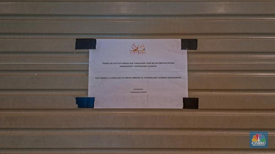 Suasana cabang klub kebugaran Gold's Gym yang telah tutup di Townsquare Cilandak (Citos), Jakarta, Kamis (3/7/2025). (CNBC Indonesia/Faisal Rahman) Suasana cabang klub kebugaran Gold's Gym yang telah tutup di Townsquare Cilandak (Citos), Jakarta, Kamis (3/7/2025). (CNBC Indonesia/Faisal Rahman)
