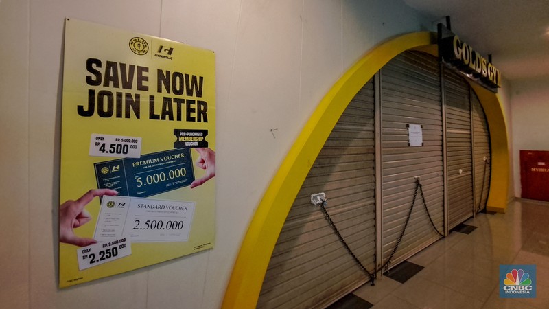 Suasana cabang klub kebugaran Gold's Gym yang telah tutup di Townsquare Cilandak (Citos), Jakarta, Kamis (3/7/2025). (CNBC Indonesia/Faisal Rahman) Suasana cabang klub kebugaran Gold's Gym yang telah tutup di Townsquare Cilandak (Citos), Jakarta, Kamis (3/7/2025). (CNBC Indonesia/Faisal Rahman)