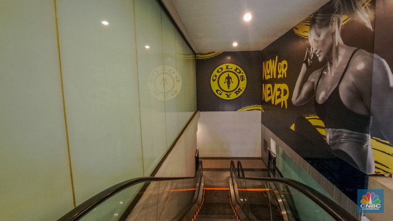 Suasana cabang klub kebugaran Gold's Gym yang telah tutup di Townsquare Cilandak (Citos), Jakarta, Kamis (3/7/2025). (CNBC Indonesia/Faisal Rahman) Suasana cabang klub kebugaran Gold's Gym yang telah tutup di Townsquare Cilandak (Citos), Jakarta, Kamis (3/7/2025). (CNBC Indonesia/Faisal Rahman)