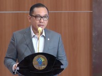 Tekad Kuat Wamen Investasi Benahi Perizinan Demi Ekonomi Tumbuh 8%