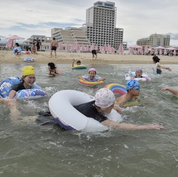 Potret Langka Wisata Pantai bak Ancol Versi Korea Utara