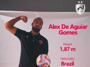 Alex Tanque Resmi Diperkenalkan sebagai Pemain Baru PSM Makassar