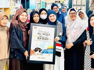 Perjalanan Batin Ayu Aida Dalam Tulisan Seberkah Al Aqsa Sesuci Kabah