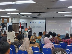 Hakim MK Soroti Generasi Muda Instan, Nonton Video Pendek Berasa Jadi Ahli