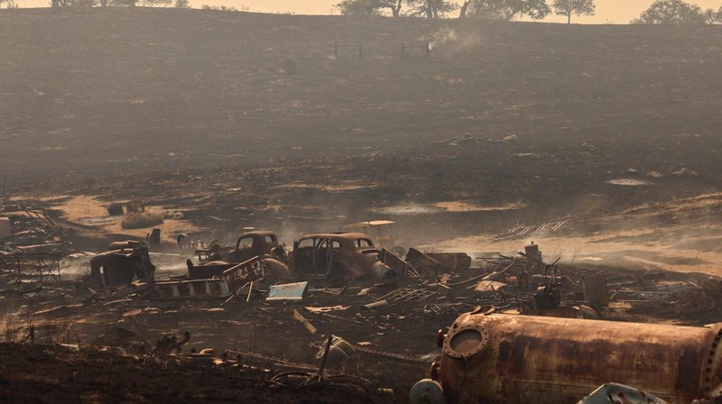 Kolom asap mengepul dari Kebakaran Madre dekat New Cuyama, California, AS, 3 Juli 2025. (REUTERS/David Swanson)