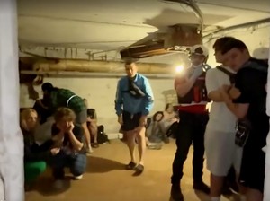 Video Kepanikan Warga Ukraina Saat Berlindung dari Rudal Rusia