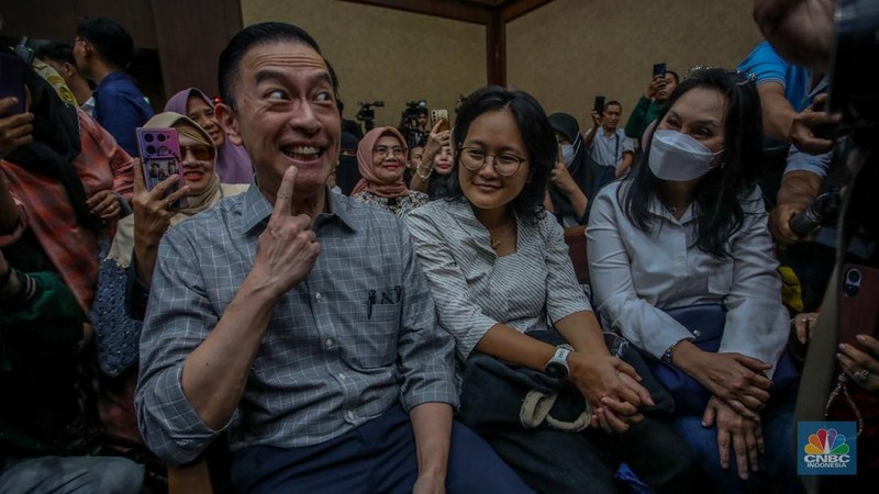 Terdakwa kasus Importasi gula sekaligus Mantan Menteri Perdagangan Thomas Trikasih Lembong alias Tom Lembong saat menjalani sidang dengan agenda pembacaan tuntutan di Pengadilan Tipikor, Jakarta, Jumat (4/7/2025). (CNBC Indonesia/Faisal Rahman)
