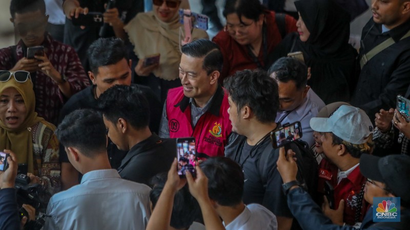 Terdakwa kasus Importasi gula sekaligus Mantan Menteri Perdagangan Thomas Trikasih Lembong alias Tom Lembong saat menjalani sidang dengan agenda pembacaan tuntutan di Pengadilan Tipikor, Jakarta, Jumat (4/7/2025). (CNBC Indonesia/Faisal Rahman)
